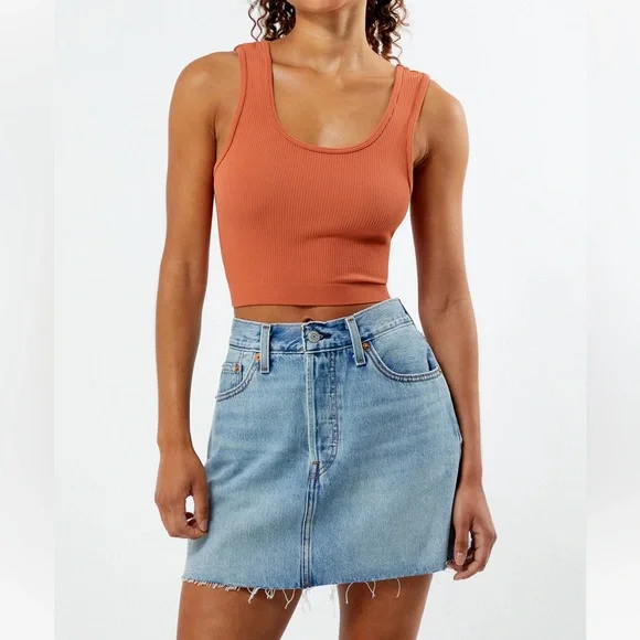 Women’s Levi's Icon Woven Minutes Denim Mini Skirt, size 25 - Picture 2 of 8